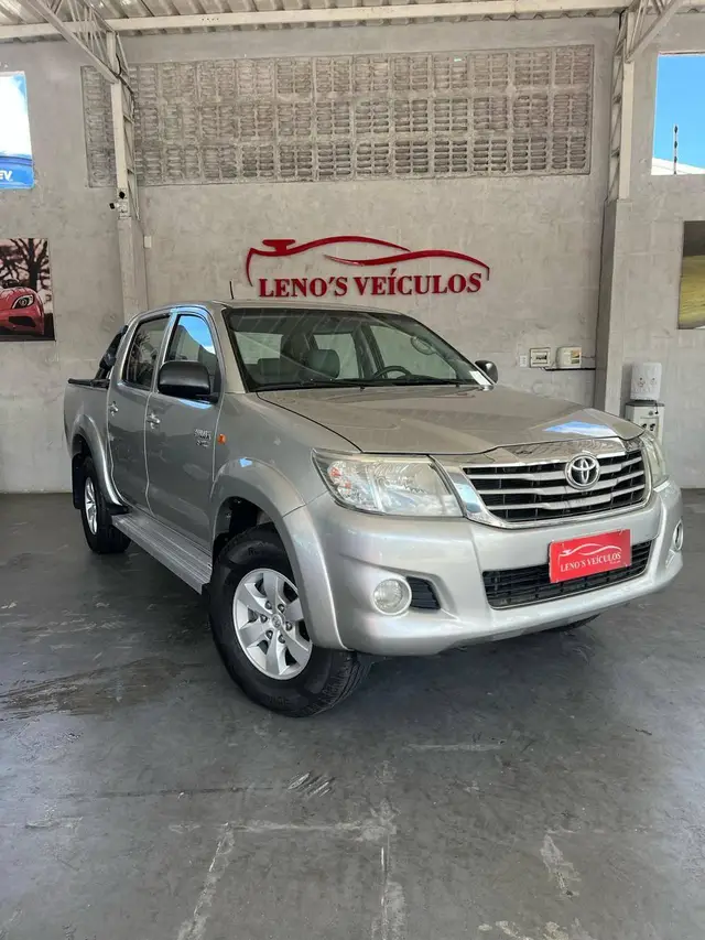 Carro Toyota Hilux Cabine Dupla 2013 Hilux 2.7 SR CD 4x2 (Flex) (Aut)