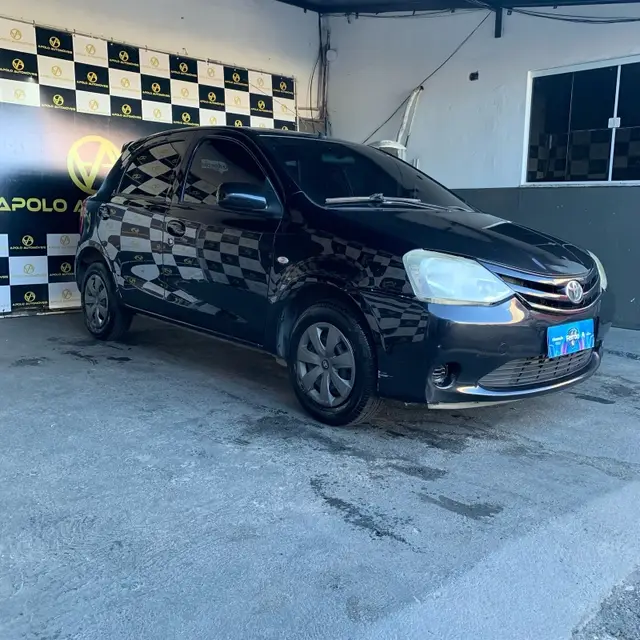 Carro Toyota Etios 2013 XS 1.3 (Flex)