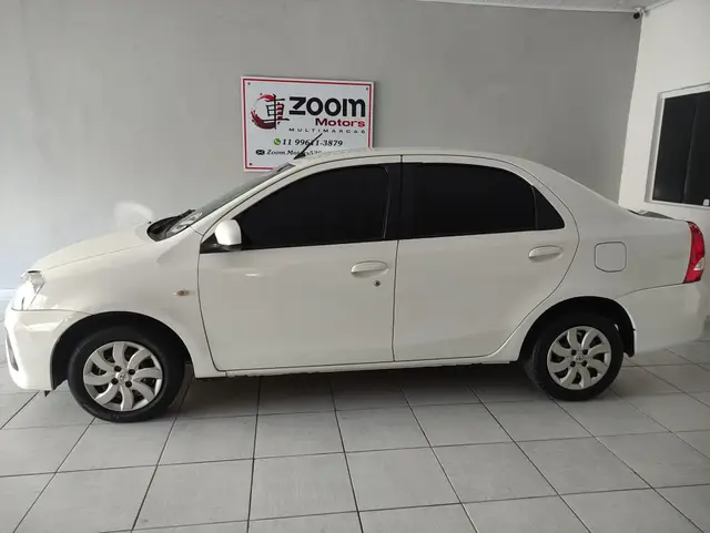 Carro Toyota Etios Sedan 2018 XS 1.5 (Aut) (Flex)