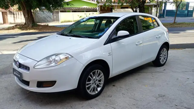 Carro Fiat Bravo 2012 Essence 1.8 16V Dualogic (Flex)