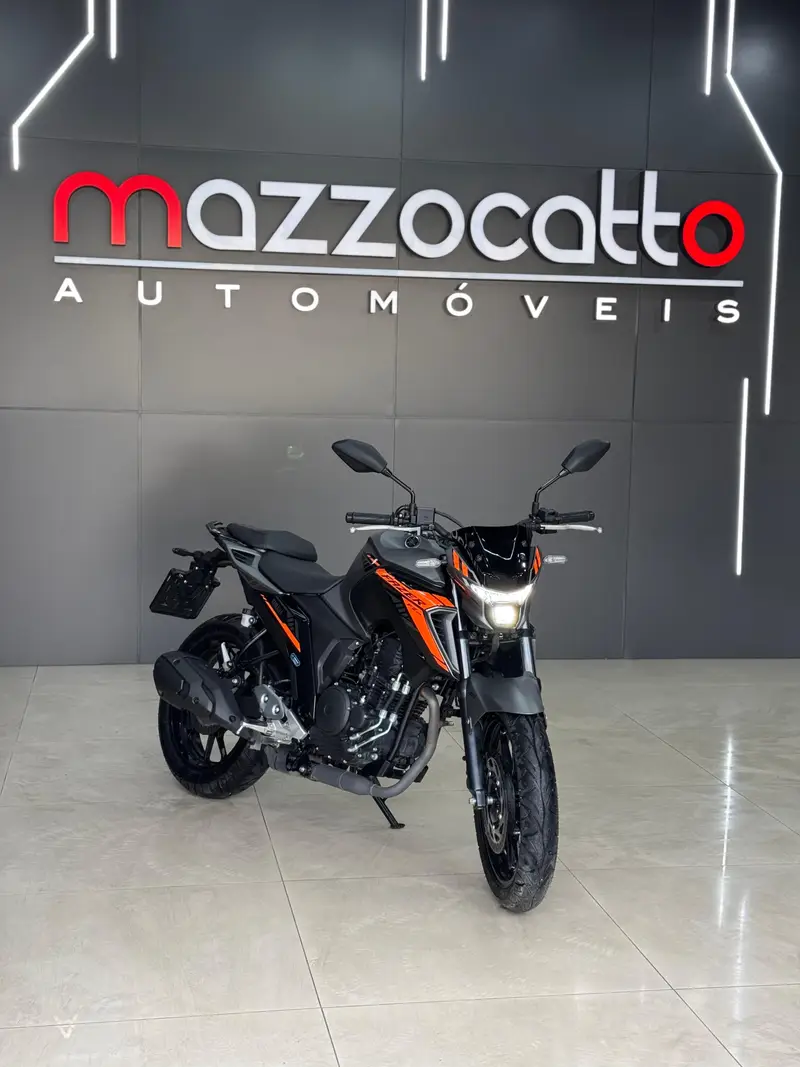 Yamaha Fazer FZ25 Connected