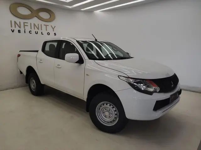 Carro Mitsubishi L200 Triton Sport 2022 GL 2.4 DID-H 4x4 (Aut)