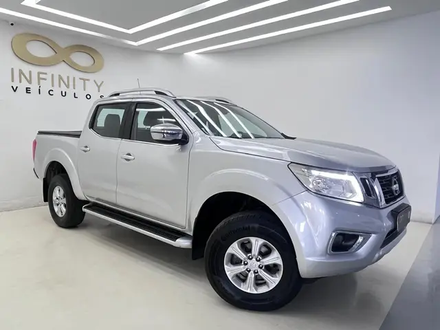 Carro Nissan Frontier 2017 2.3 TD CD LE 4x4 (Aut)