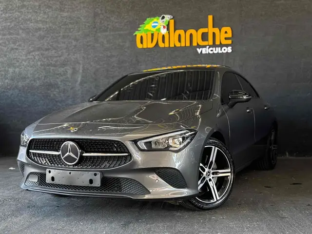 Carro Mercedes-Benz CLA 250  2023 2.0 CGI Gasolina 4MATIC (Aut)