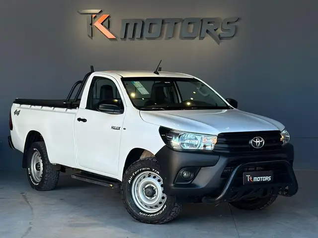 Carro Toyota Hilux Cabine Simples 2022 2.8 TDI CS 4x4
