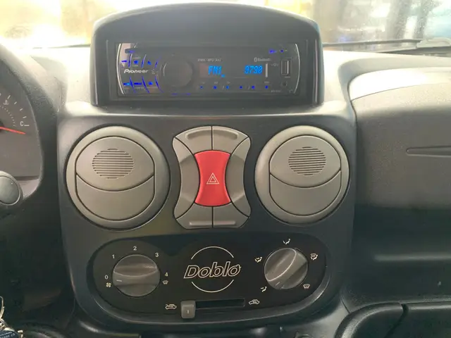 Carro Fiat Doblò Cargo 2015 1.4 Fire (Flex)