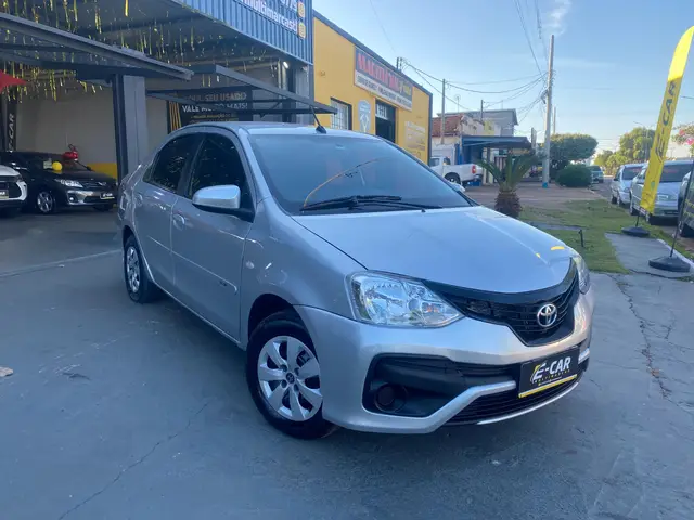Carro Toyota Etios Sedan 2018 XS 1.5 (Aut) (Flex)