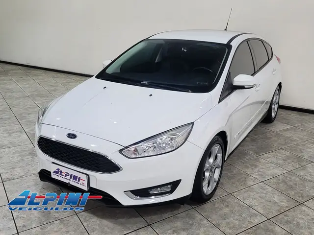 Carro Ford Focus Sedan 2016 SE 2.0 PowerShift