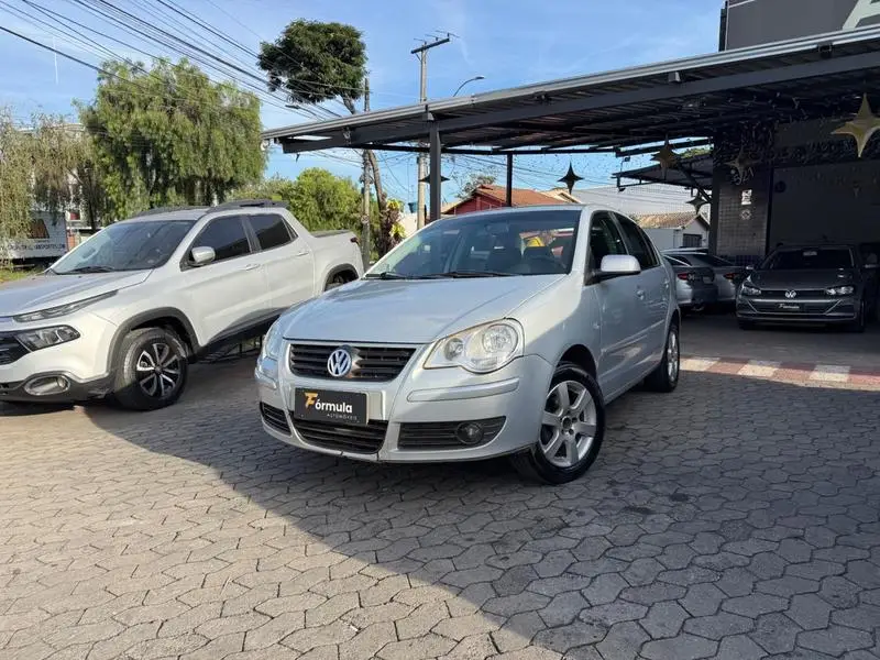 Volkswagen Polo Sedan 1.6 8V (Flex)