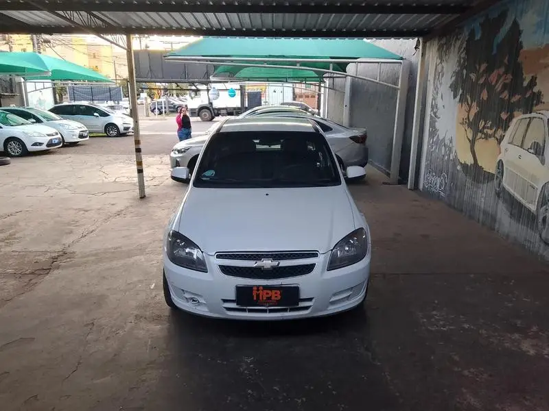 Chevrolet LT 1.0 (Flex)