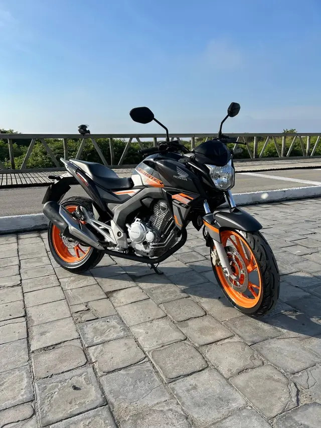 Moto Honda CB 250F Twister 2021 (CBS)