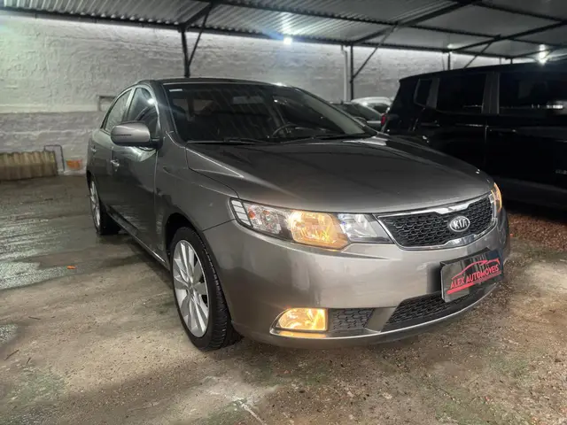 Carro Kia Cerato 2013 1.6 16V (Aut)