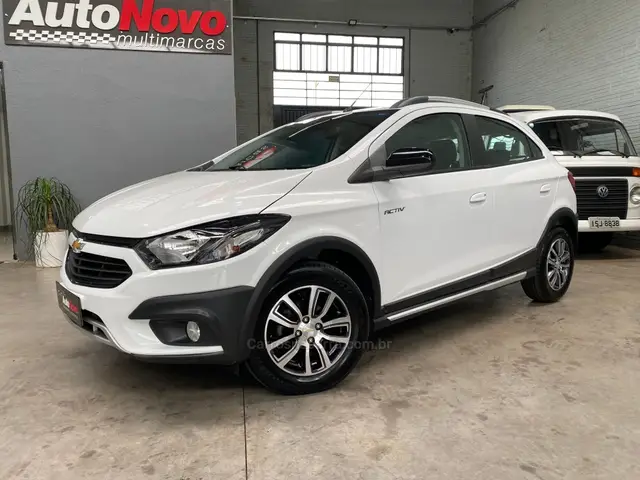 Carro Chevrolet Onix 2018 1.4 Activ SPE/4 (Aut)