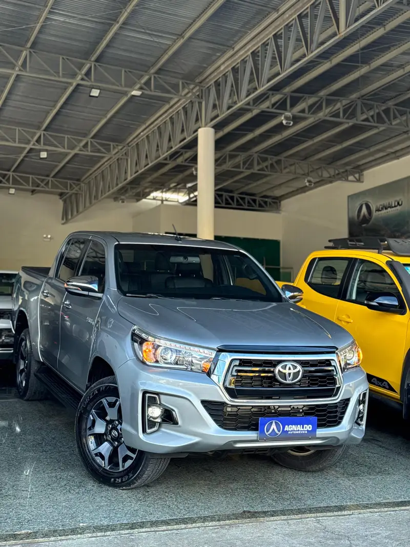 Toyota Hilux Cabine Dupla Hilux 2.8 TDI SRX CD 4x4 (Aut)