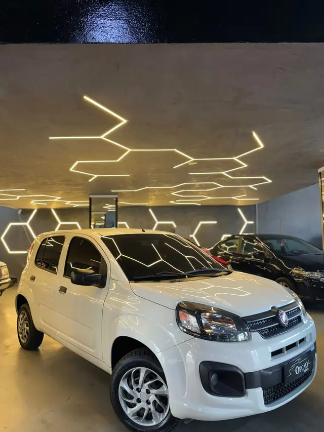 Carro Fiat Uno 2019 Attractive 1.0 8V (Flex) 4p