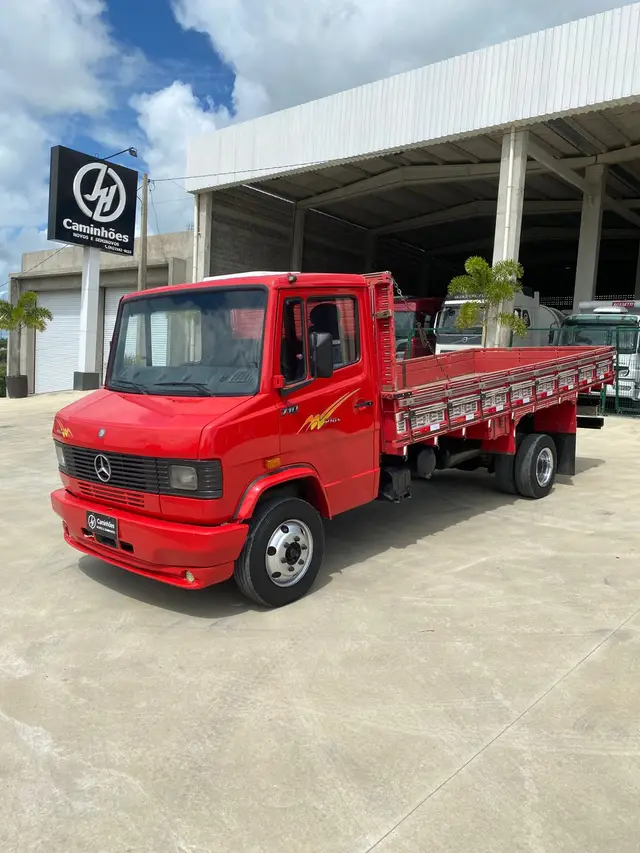 Carro Mercedes-Benz 710 2004 710/710 Plus