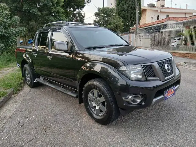 Carro Nissan Frontier 2015 2.5 TD CD 4x4 SV Attack (Aut)