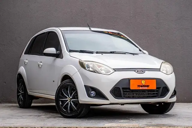 Carro Ford Fiesta Hatch 2014 SE Plus 1.6 RoCam (Flex)