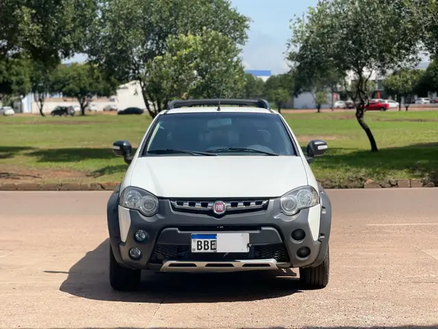 Carro Fiat Strada 2017 Adventure 1.8 16V (Flex) (Cabine Estendida)