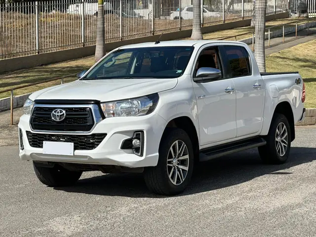 Carro Toyota Hilux Cabine Dupla 2019 Hilux 2.8 TDI SRV CD 4x4 (Aut)