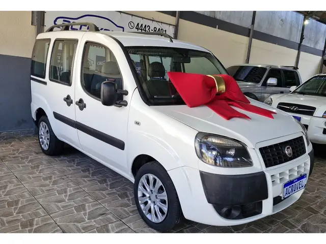 Carro Fiat Doblò 2020 Essence 1.8 16V (Flex)