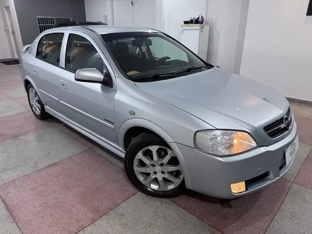 Carro Chevrolet Astra Hatch 2011 Advantage 2.0 (Flex)