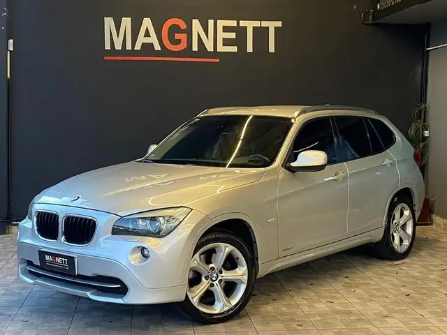 Carro BMW X1 2013 2.0 sDrive20i (Aut)