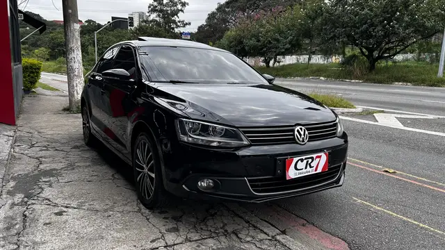 Carro Volkswagen Jetta 2013 2.0 Comfortline (Flex)