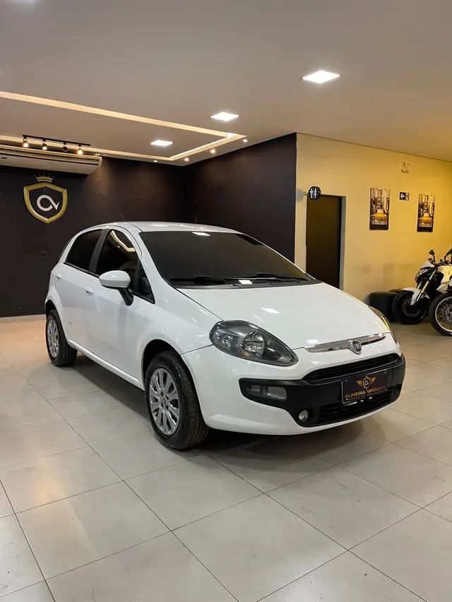 Carro Fiat Punto 2016 Essence 1.6 16V (Flex)