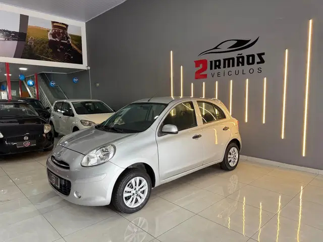 Carro Nissan March 2013 1.0 16V S (Flex)