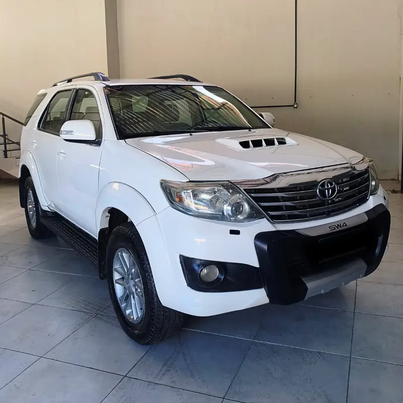Toyota Hilux SW4 SRV 3.0 4X4 (7 Lugares)