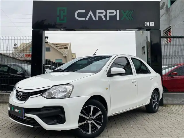 Carro Toyota Etios Sedan 2017 X 1.5 (Flex)