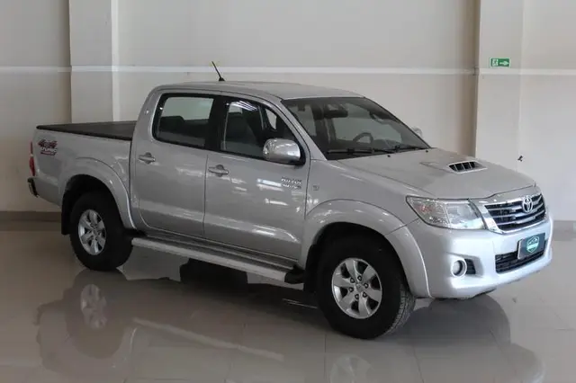 Carro Toyota Hilux SW4 2014 3.0 TDI 4x4 SR 5L