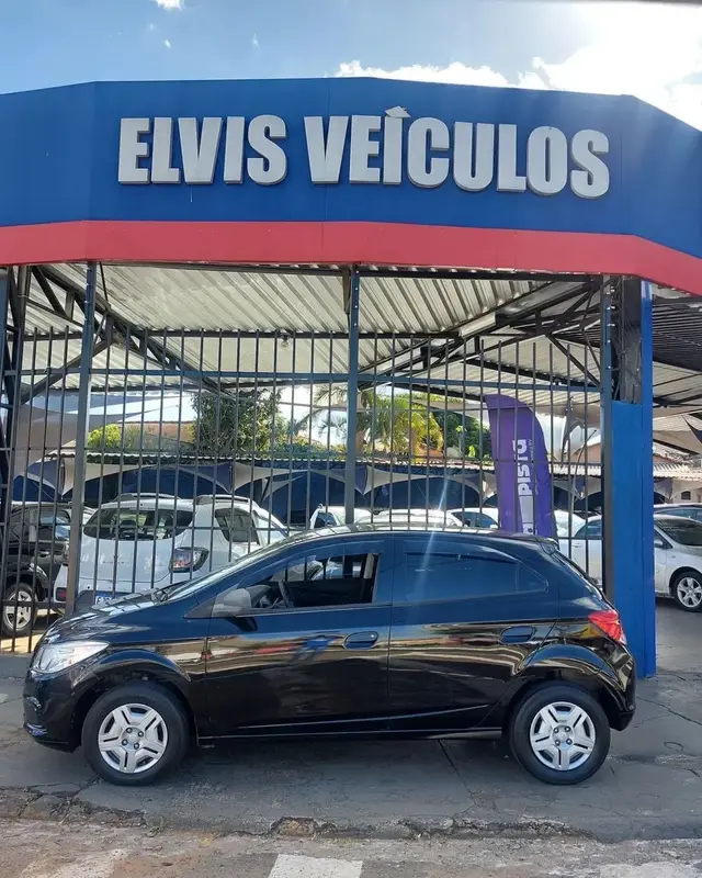 Carro Chevrolet Onix 2016 1.0 LS SPE/4