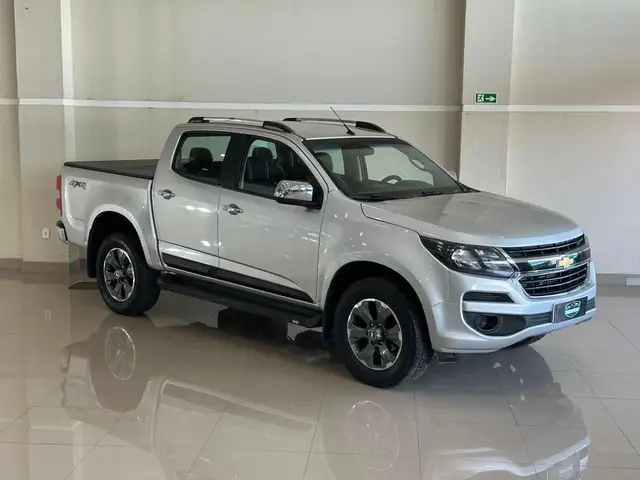 Carro Chevrolet S10 Cabine Dupla 2017 S10 2.8 CTDI LS 4WD (Cabine Dupla)
