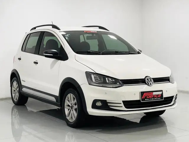 Carro Volkswagen Fox 2017 1.0 MPI Track (Flex)