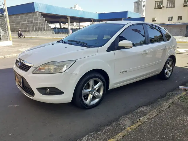 Carro Ford Focus Hatch 2012 2.0 16V Flex