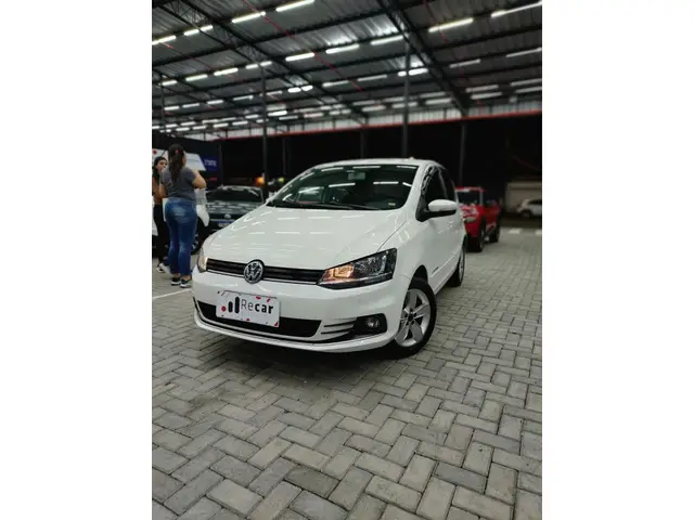 Carro Volkswagen Fox 2017 1.0 MPI Comfortline (Flex)