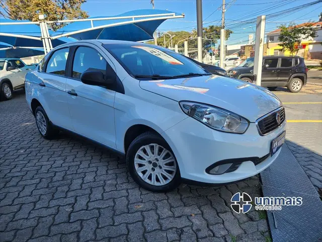 Carro Fiat Grand Siena 2018 Attractive 1.0 (Flex)