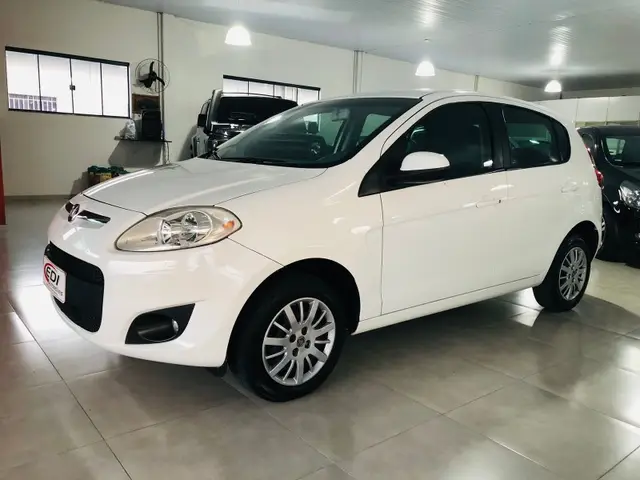 Carro Fiat Palio 2014 Attractive 1.0 8V (Flex)