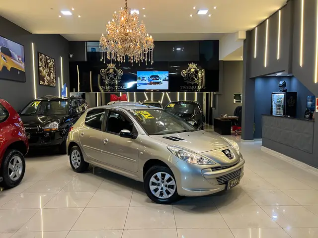 Carro Peugeot 207 2012 Hatch XR 1.4 8V (flex) 4p