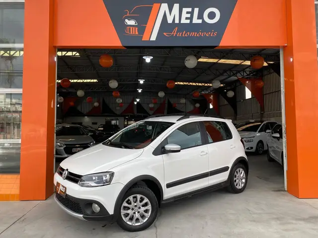 Carro Volkswagen CrossFox 2014 I-Motion 1.6 VHT (Flex)
