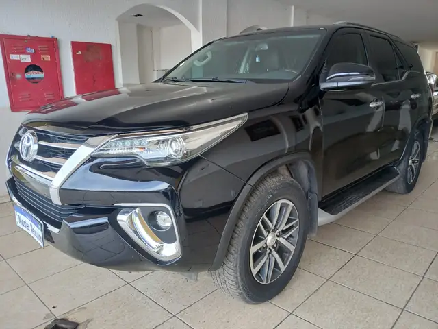 Carro Toyota SW4 2019 2.8 TDI SRX 5L 4x4 (Aut)
