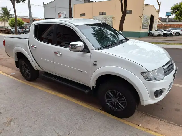Carro Mitsubishi L200 2015 Triton HPE 3.2 CD TB Int.Diesel Aut