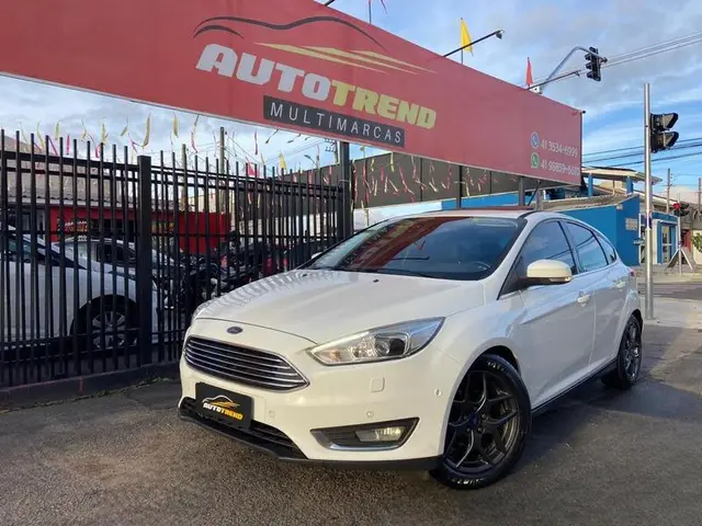 Carro Ford Focus Hatch 2016 Titanium 2.0 PowerShift