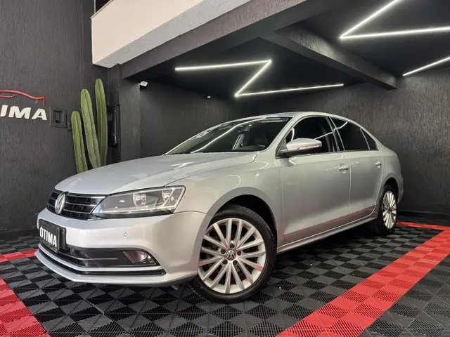 Carro Volkswagen Jetta 2016 2.0 Comfortline Tiptronic (Flex)