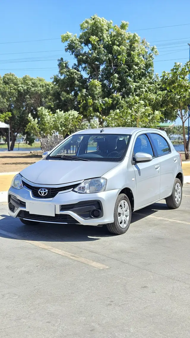 Carro Toyota Etios 2018 XS 1.5 (Flex)
