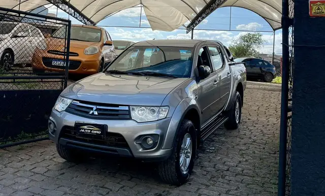 Carro Mitsubishi L200 Triton Sport 2014 3.2 DID-H HPE 4WD (Aut)