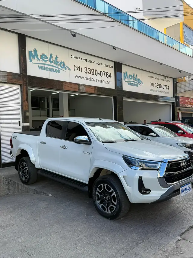 Carro Toyota Hilux Cabine Dupla 2024 SRX 4x4 2.8 Diesel