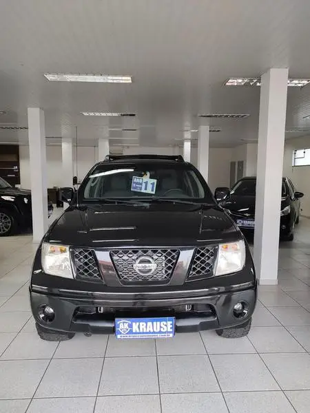 Carro Nissan Frontier 2011 XE 4x2 2.5 16V (cab. dupla)